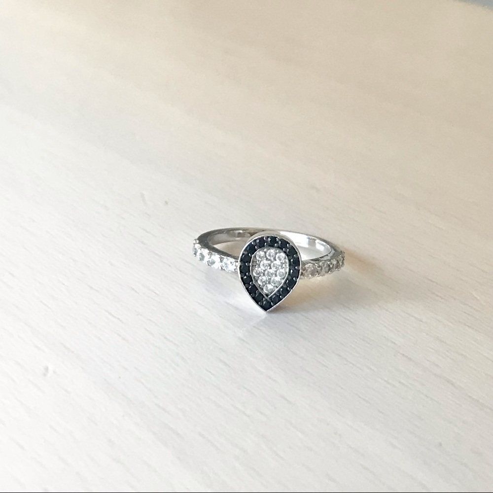 Silver/black Tear Drop Ring CZ